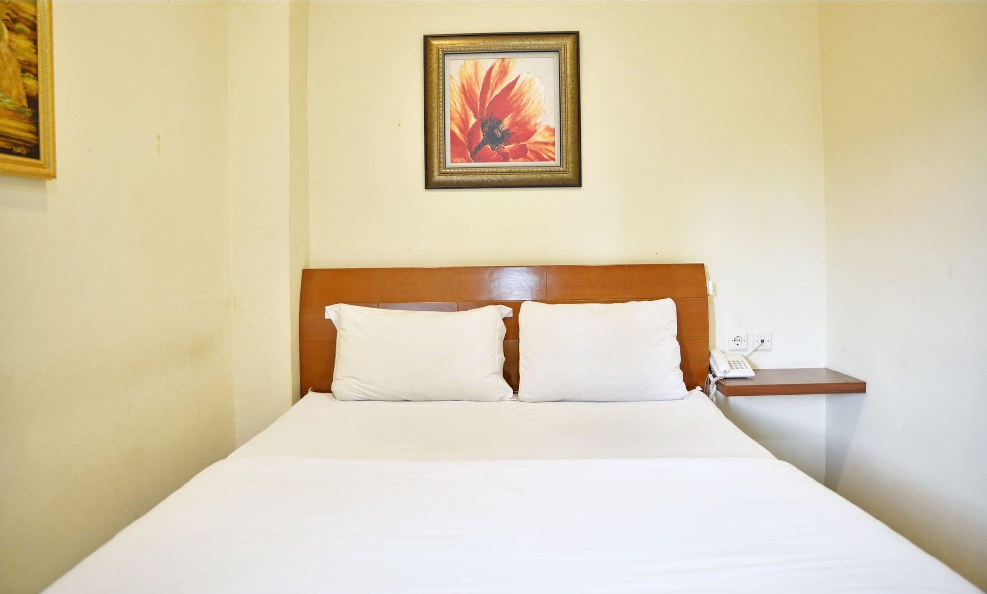 Kemang Eleven Hotel Jakarta Exterior photo