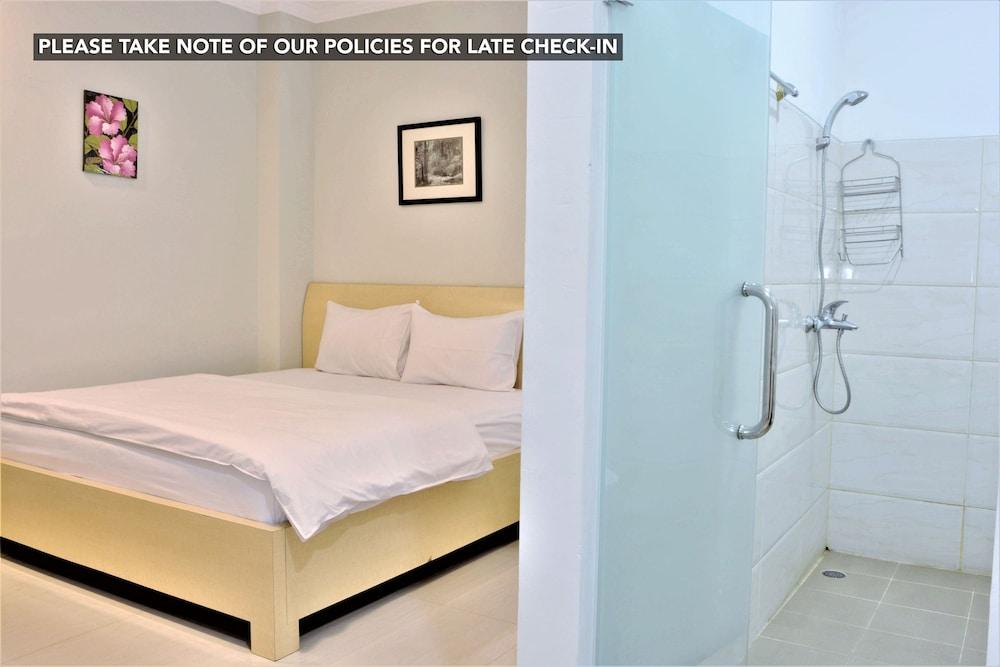 Kemang Eleven Hotel Jakarta Exterior photo
