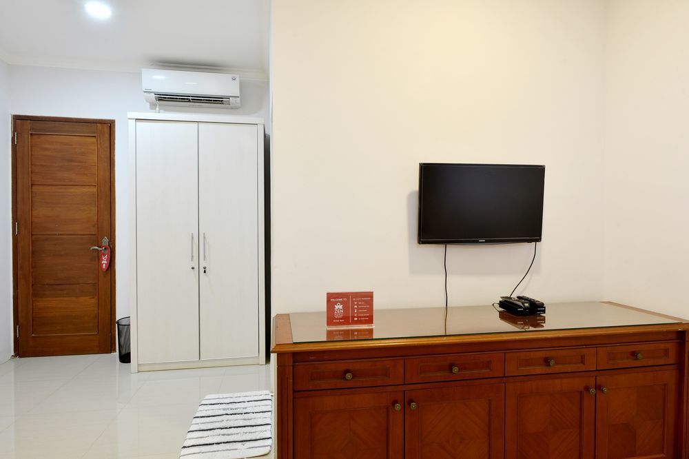 Kemang Eleven Hotel Jakarta Exterior photo