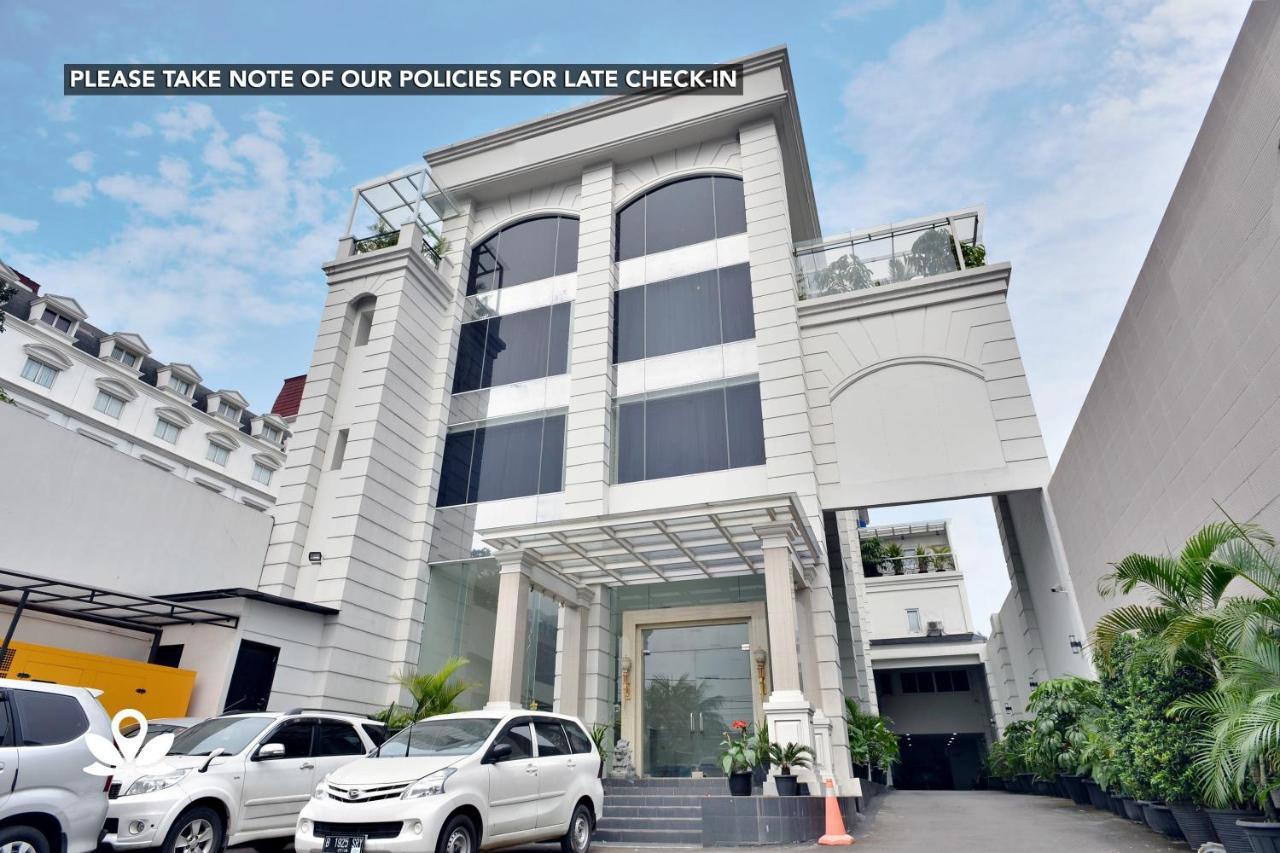 Kemang Eleven Hotel Jakarta Exterior photo